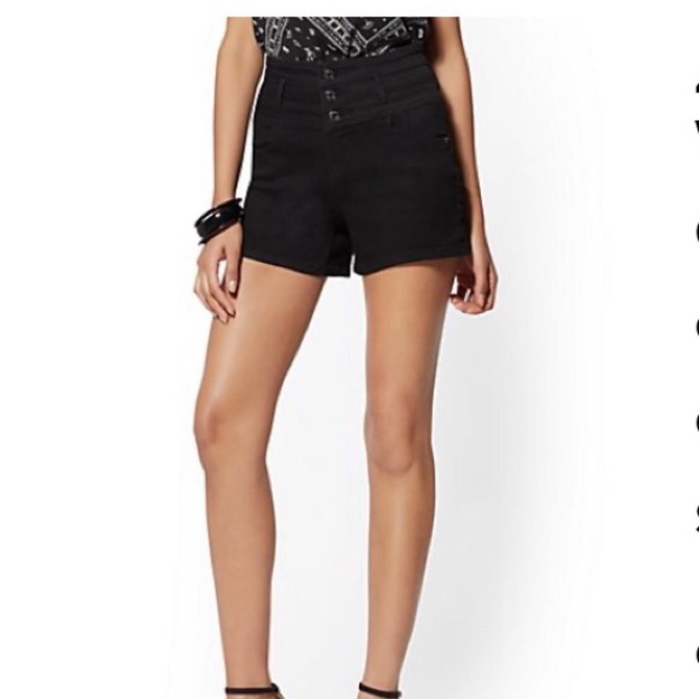 4” 3-button high waisted short- black